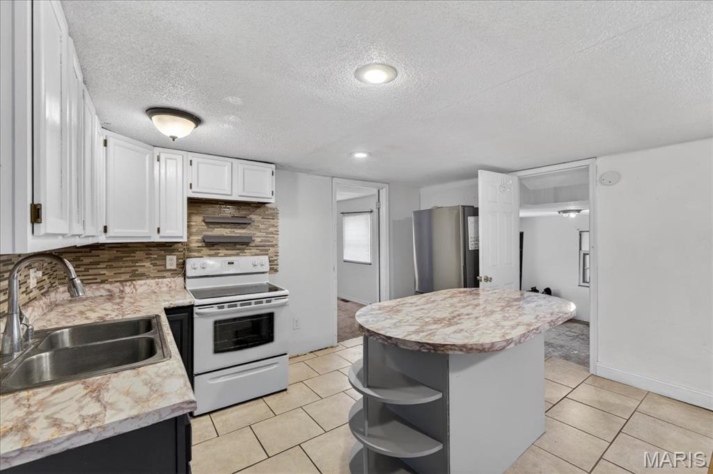 4267 Old Road De Soto, MO 63020 - Photo 8 of 24