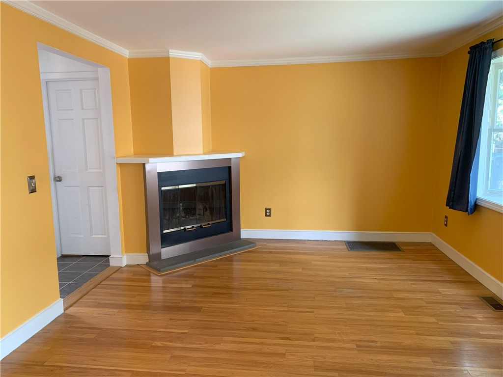 68 Locust Street, Unit 7 Providence, RI 02906 - Photo 3 of 18 Living Room