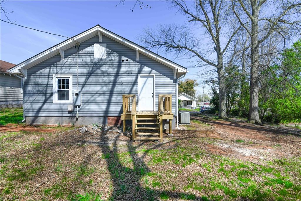 1618 Connor Place High Point, NC 27260 - Photo 16 of 18