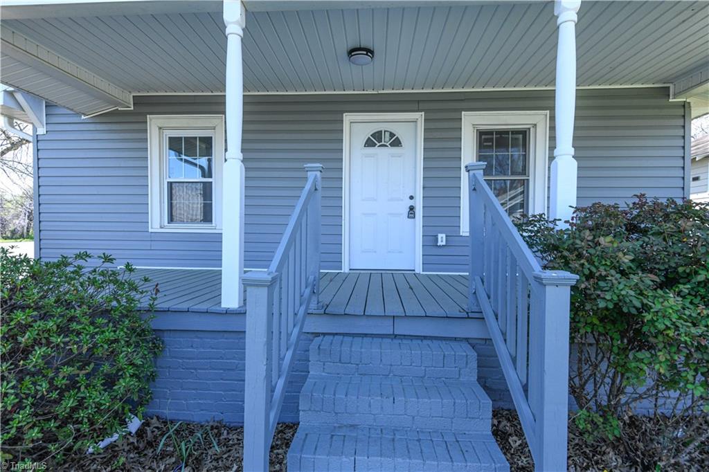 1618 Connor Place High Point, NC 27260 - Photo 4 of 18