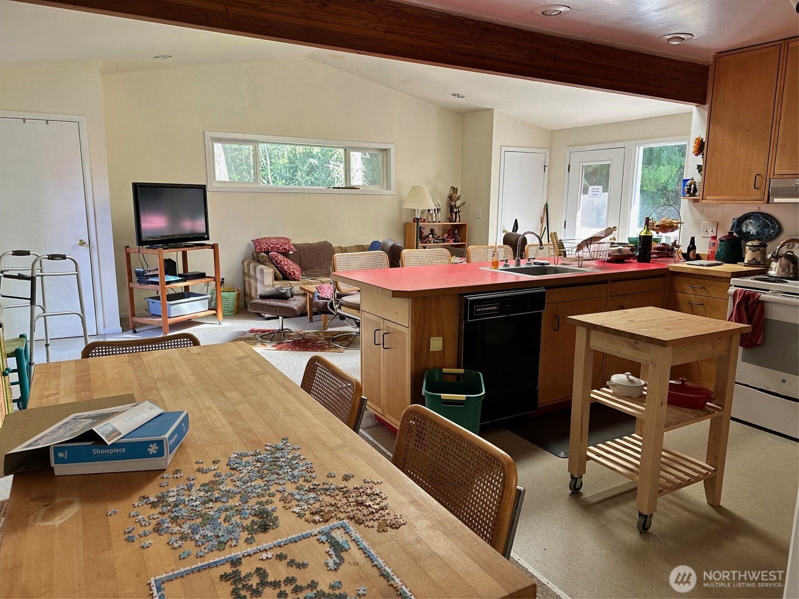 6353 Bayview Road Clinton, WA 98236 - Photo 12 of 21 Gallery Image 12