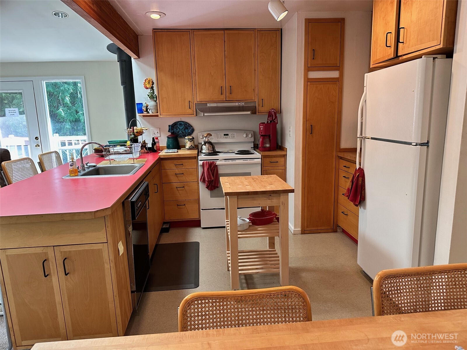6353 Bayview Road Clinton, WA 98236 - Photo 7 of 21 Gallery Image 7