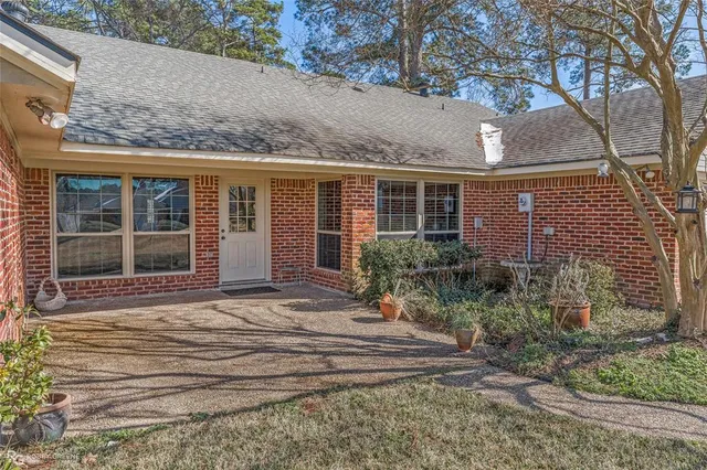 $395,000 | 10004 Thornwood Drive, Shreveport, LA 71106