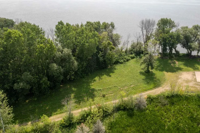 $325,000 | 9235 Willow Lane, Fremont, WI 54940