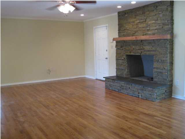 1431 Meadowbrook Road Jackson, MS 39211 - Photo 3 of 13 View 2 of living area