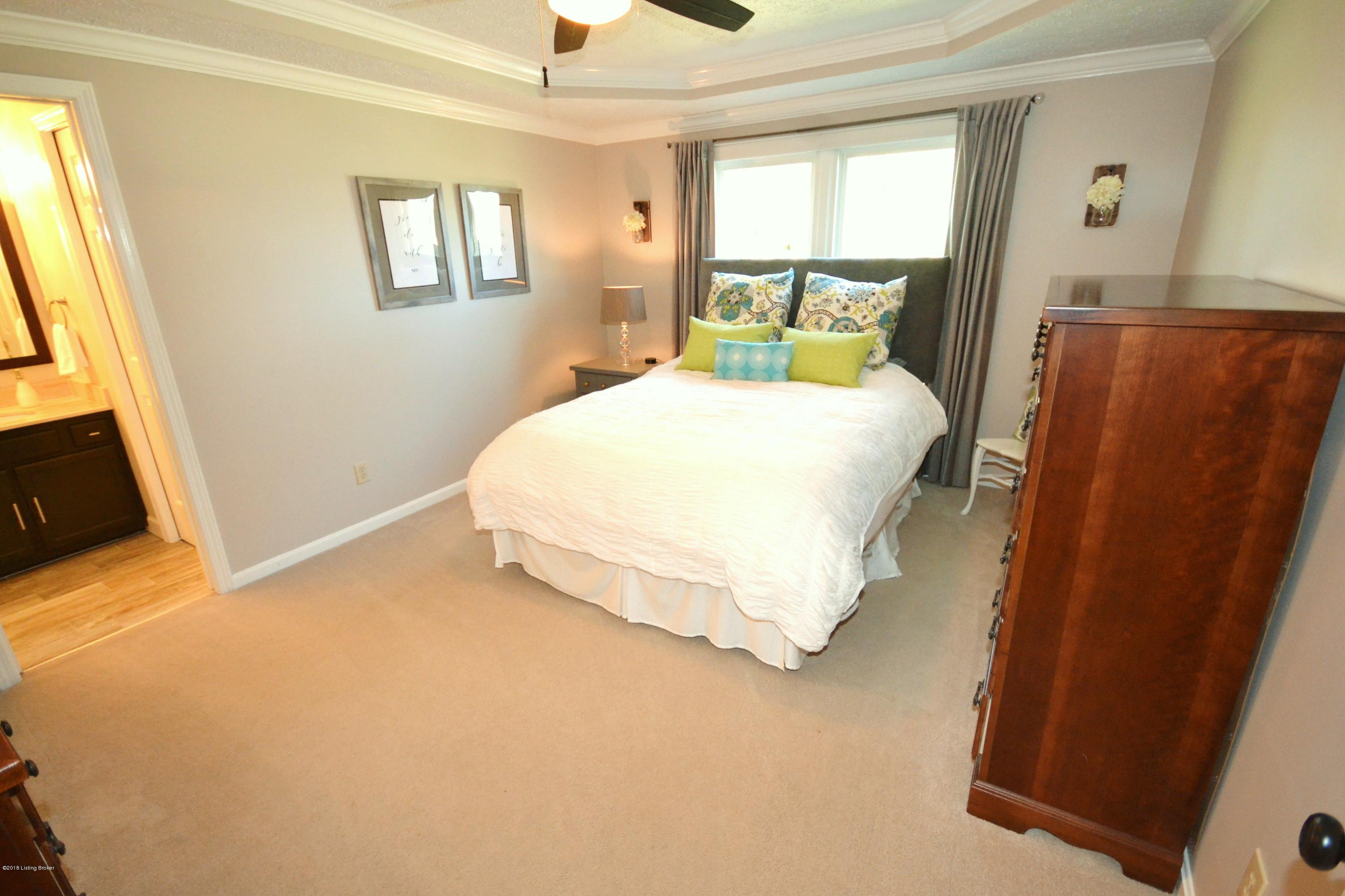 7713 Shaker Mill Road Louisville, KY 40220 - Photo 15 of 22 DSC_0404
