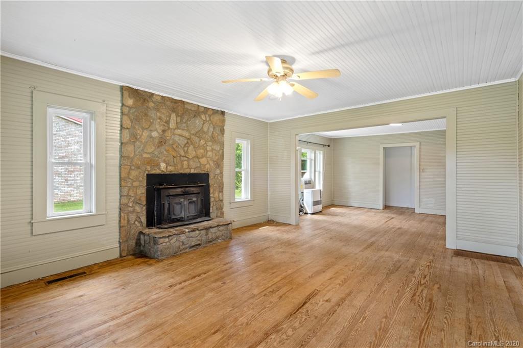 629 Jupiter Road Weaverville, NC 28787 - Photo 4 of 16 Gallery Image 4