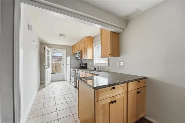 $131,000 | 4430 Jarboe Street, Kansas City, MO 64111