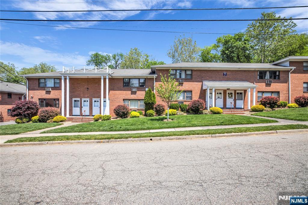 7 Colonial Drive, Unit 7L Little Falls, NJ 07424 - Photo 2 of 22