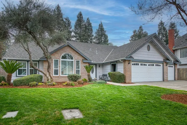 $569,900 | 2343 East Chennault Avenue, Fresno, CA 93720