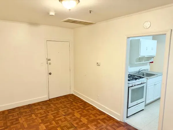 $1,200 | 27 East Main Street, Unit 303, Westminster, MD 21157