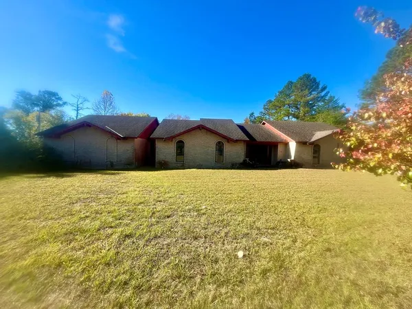 $195,300 | 8 Motts Drive, Seale, AL 36875