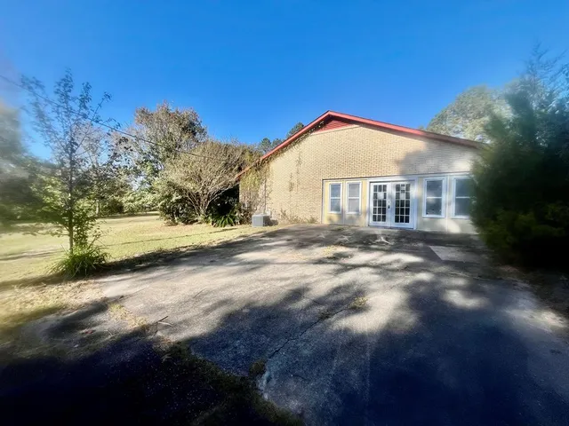 $226,100 | 8 Motts Drive, Seale, AL 36875