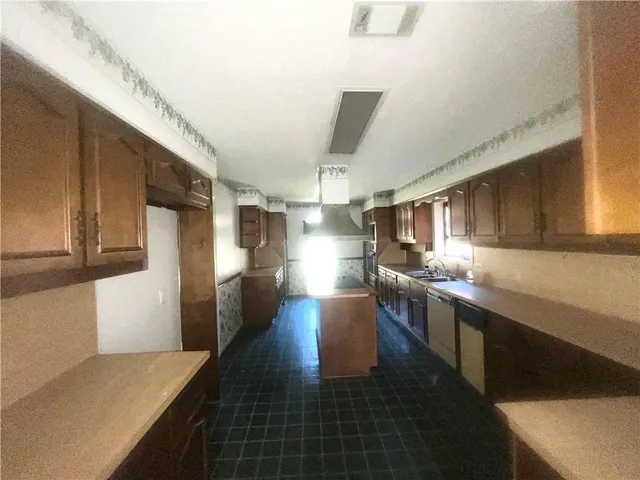 $226,100 | 8 Motts Drive, Seale, AL 36875