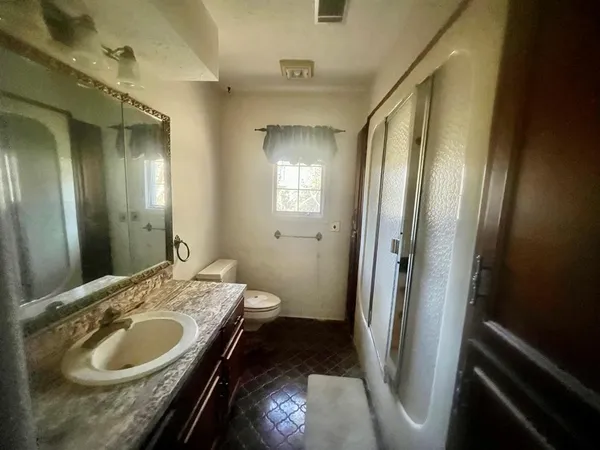 $195,300 | 8 Motts Drive, Seale, AL 36875