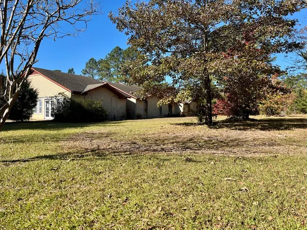 $195,300 | 8 Motts Drive, Seale, AL 36875