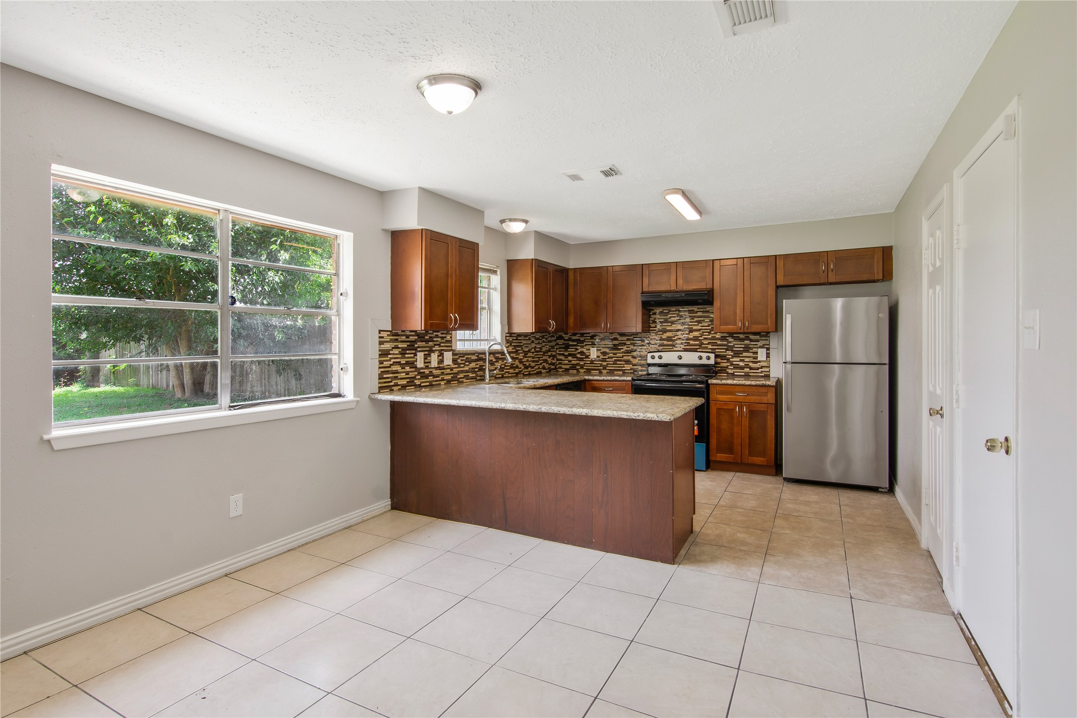 11710 Old Telegraph Road Houston, TX 77067 - Photo 10 of 24
