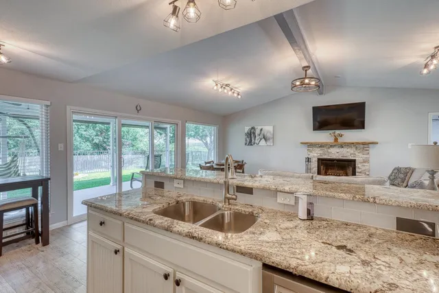 $387,000 | 210 B Teeoff, Horseshoe Bay, TX 78657