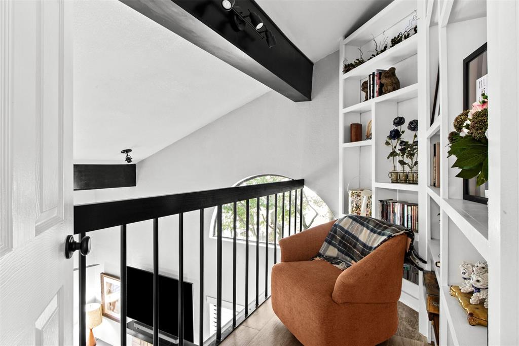 18040 Midway Road, Unit 103 Dallas, TX 75287 - Photo 16 of 38 a balcony with furniture