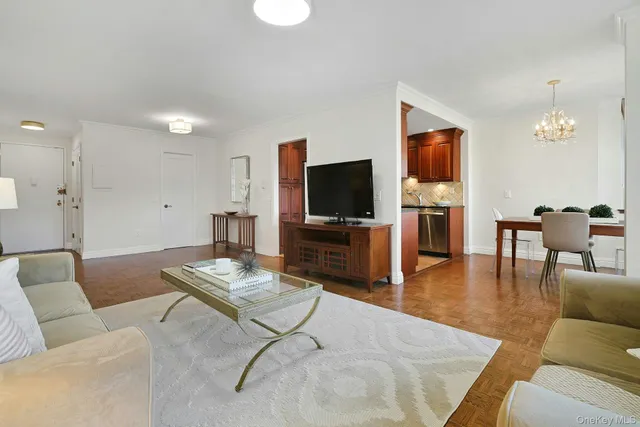 $475,000 | 1270 North Avenue, Unit 3A, New Rochelle, NY 10804