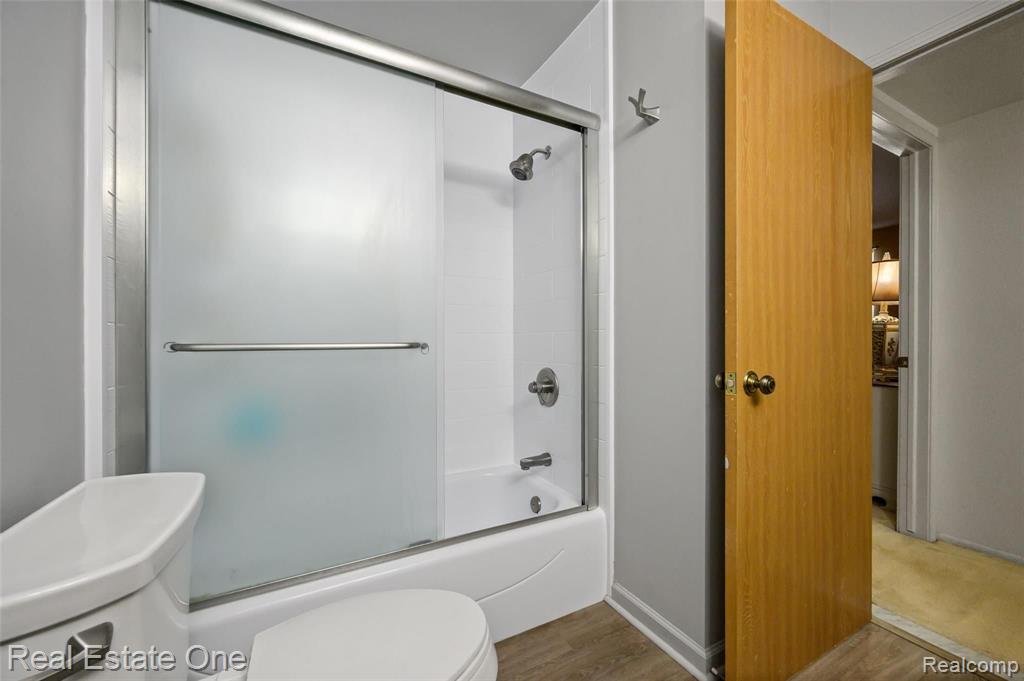 190 Pine Tree Ridge, Unit 4 Waterford, MI 48327 - Photo 16 of 23 Gallery Image 16