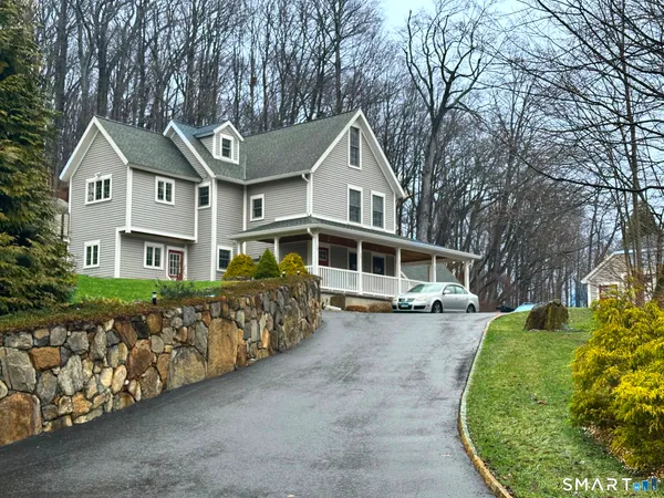 $1,900 | 8 Woodside Avenue, Seymour, CT 06483