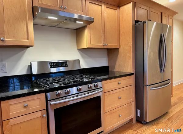 $1,900 | 8 Woodside Avenue, Seymour, CT 06483