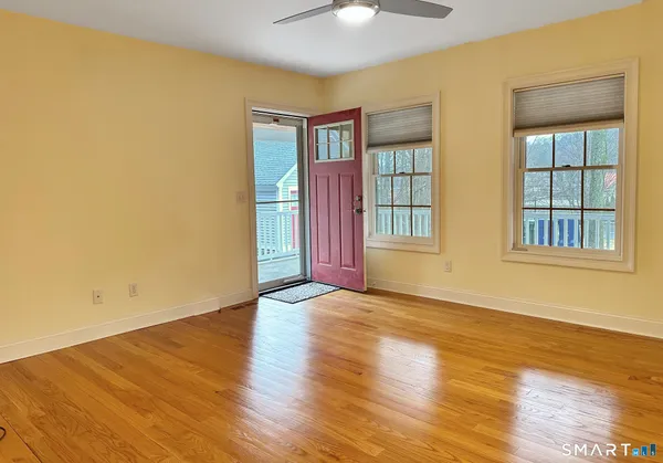 $1,900 | 8 Woodside Avenue, Seymour, CT 06483
