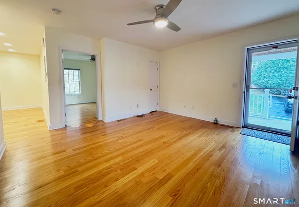 $1,900 | 8 Woodside Avenue, Seymour, CT 06483