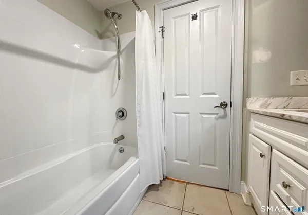 $1,900 | 8 Woodside Avenue, Seymour, CT 06483