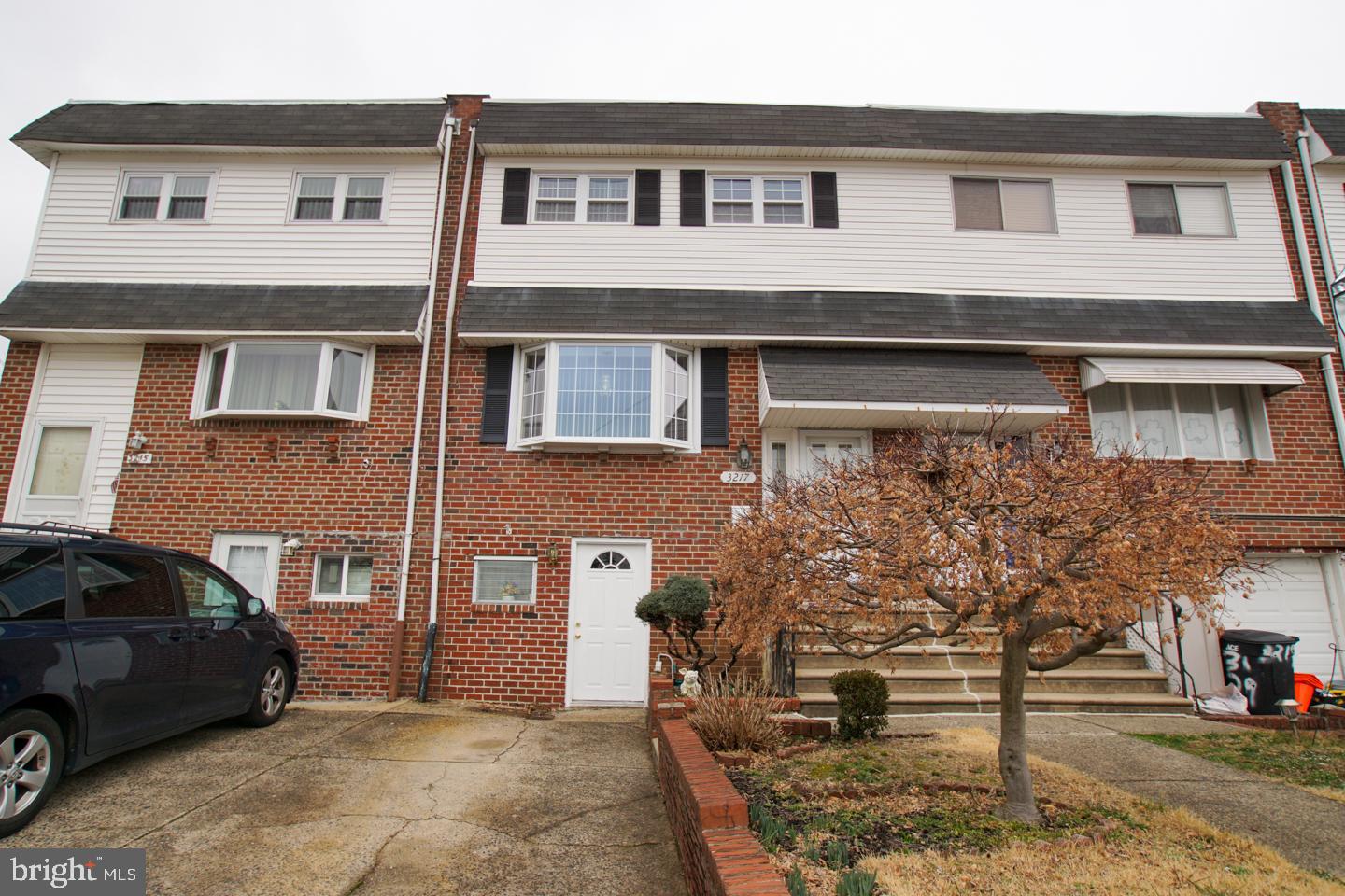 3217 Morning Glory Road Philadelphia, PA 19154 - Photo 4 of 35