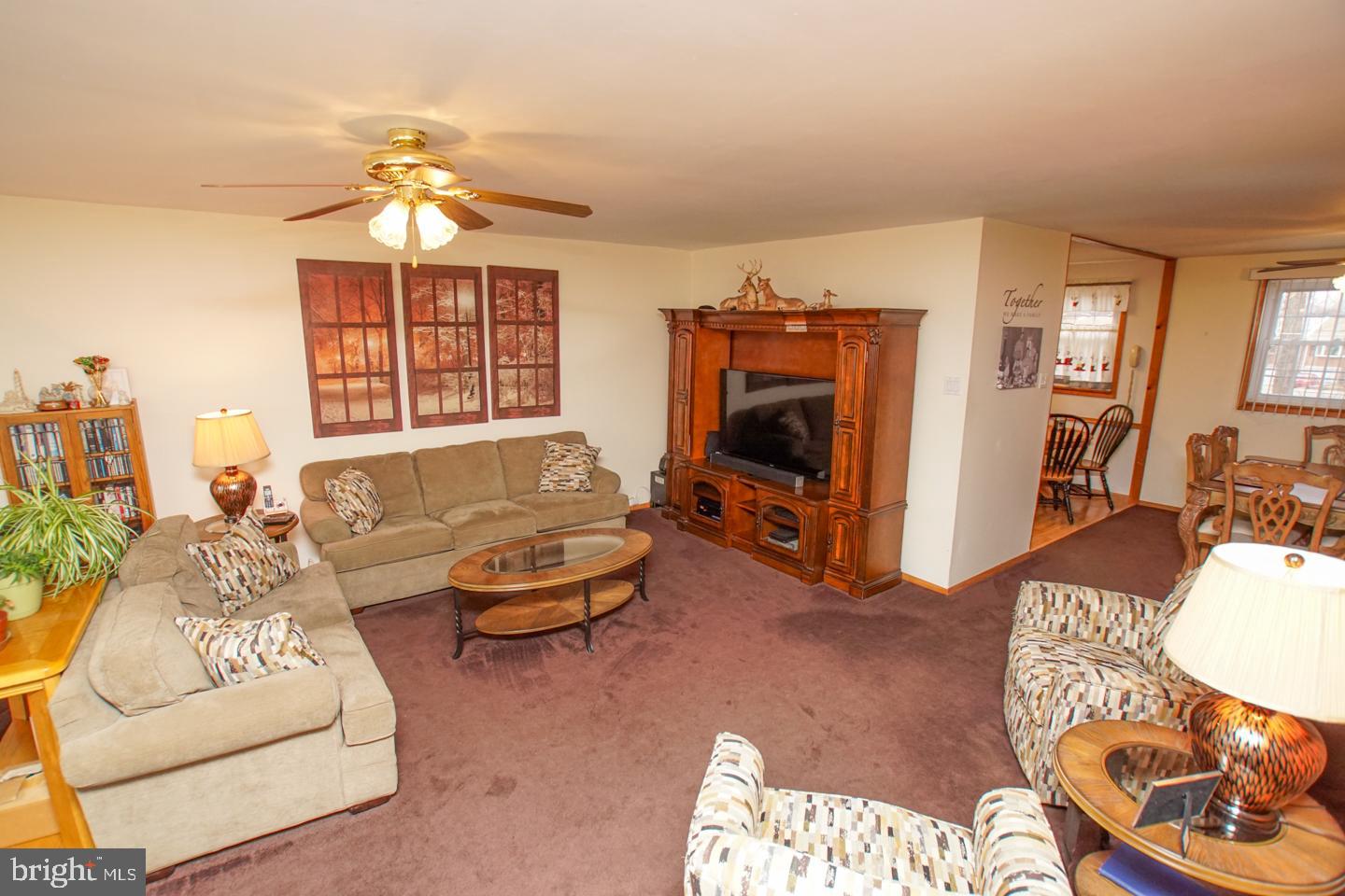 3217 Morning Glory Road Philadelphia, PA 19154 - Photo 8 of 35