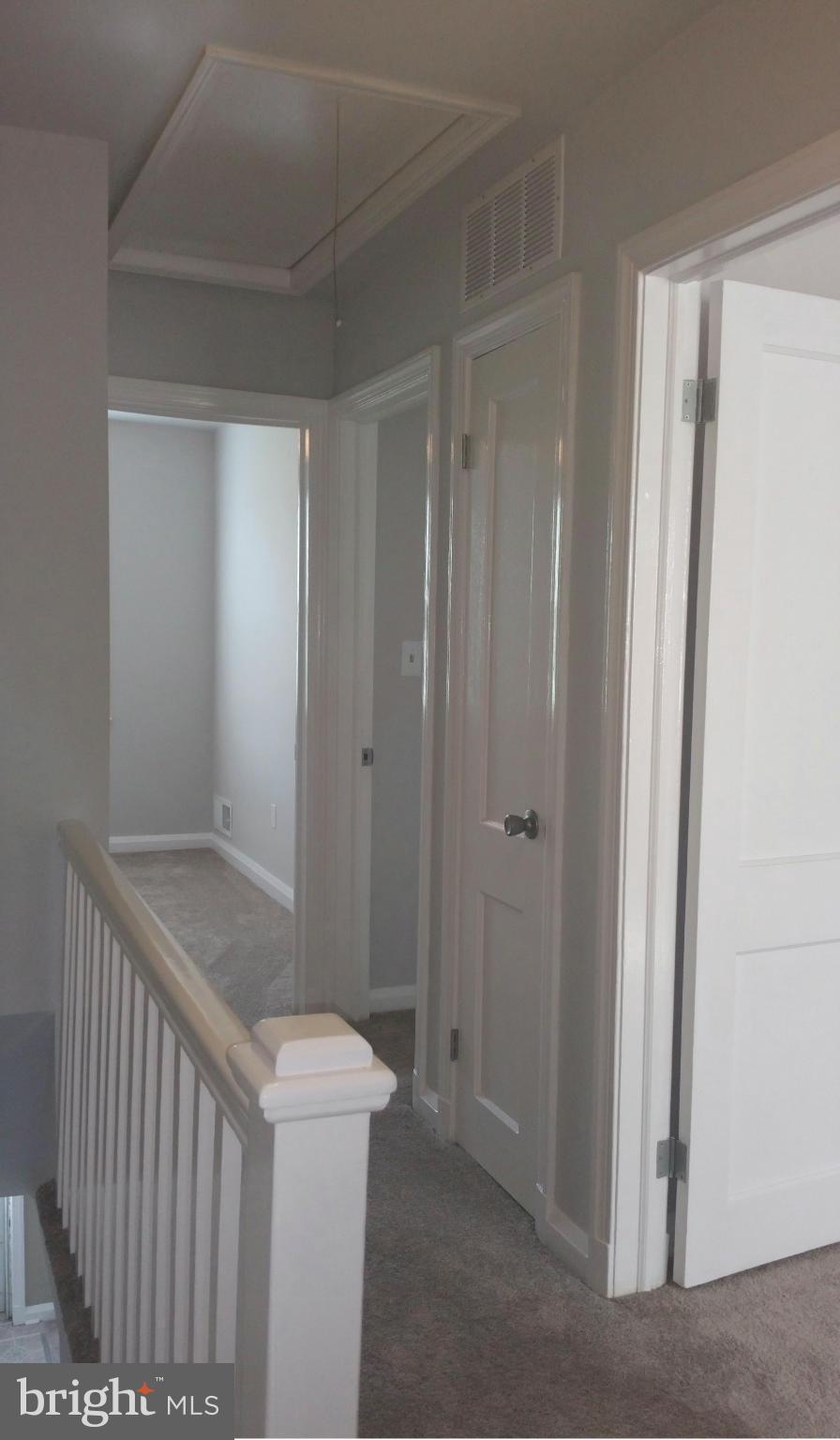 5524 Oakland Road Baltimore, MD 21227 - Photo 9 of 28 Interior (General)