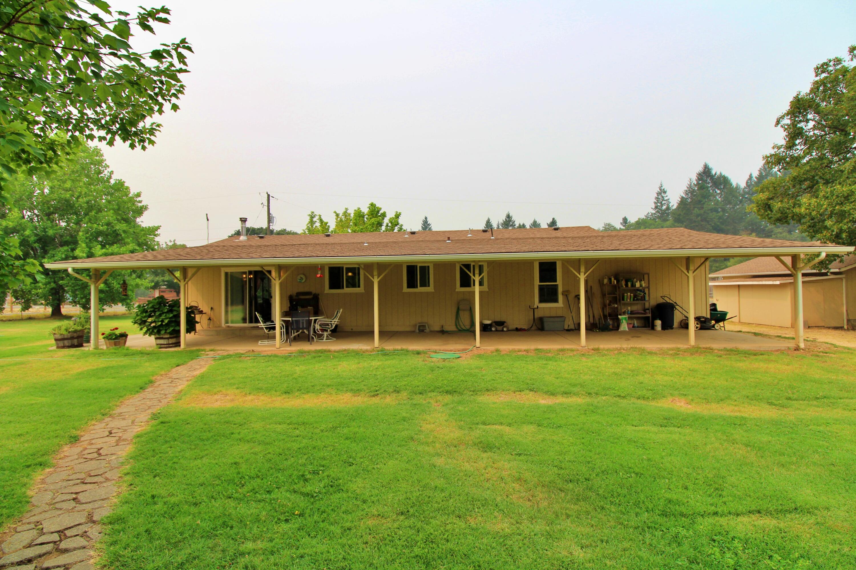 1981 Robinson Road Grants Pass, OR 97527 - Photo 3 of 35 IMG_6068