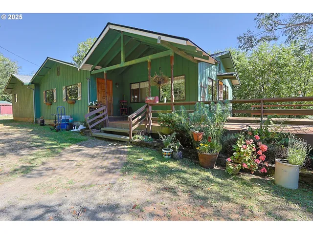 $821,750 | 95743 Haynes Way Lane, North Bend, OR 97459