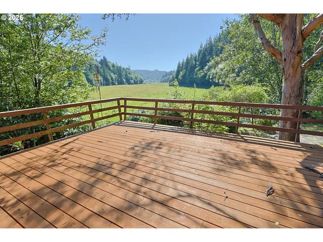 $821,750 | 95743 Haynes Way Lane, North Bend, OR 97459
