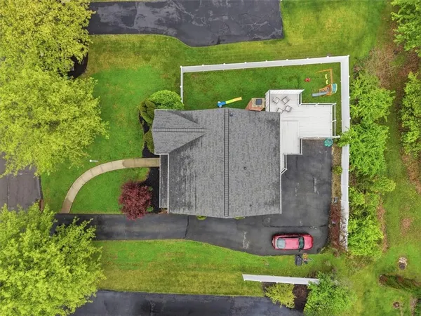 $444,900 | 1007 Fieldstone Drive, Canonsburg, PA 15317
