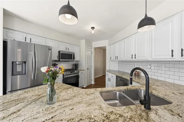 $444,900 | 1007 Fieldstone Drive, Canonsburg, PA 15317