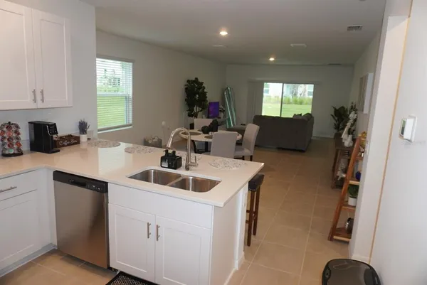 $2,400 | 5766 Le Marin Way, Kissimmee, FL 34758