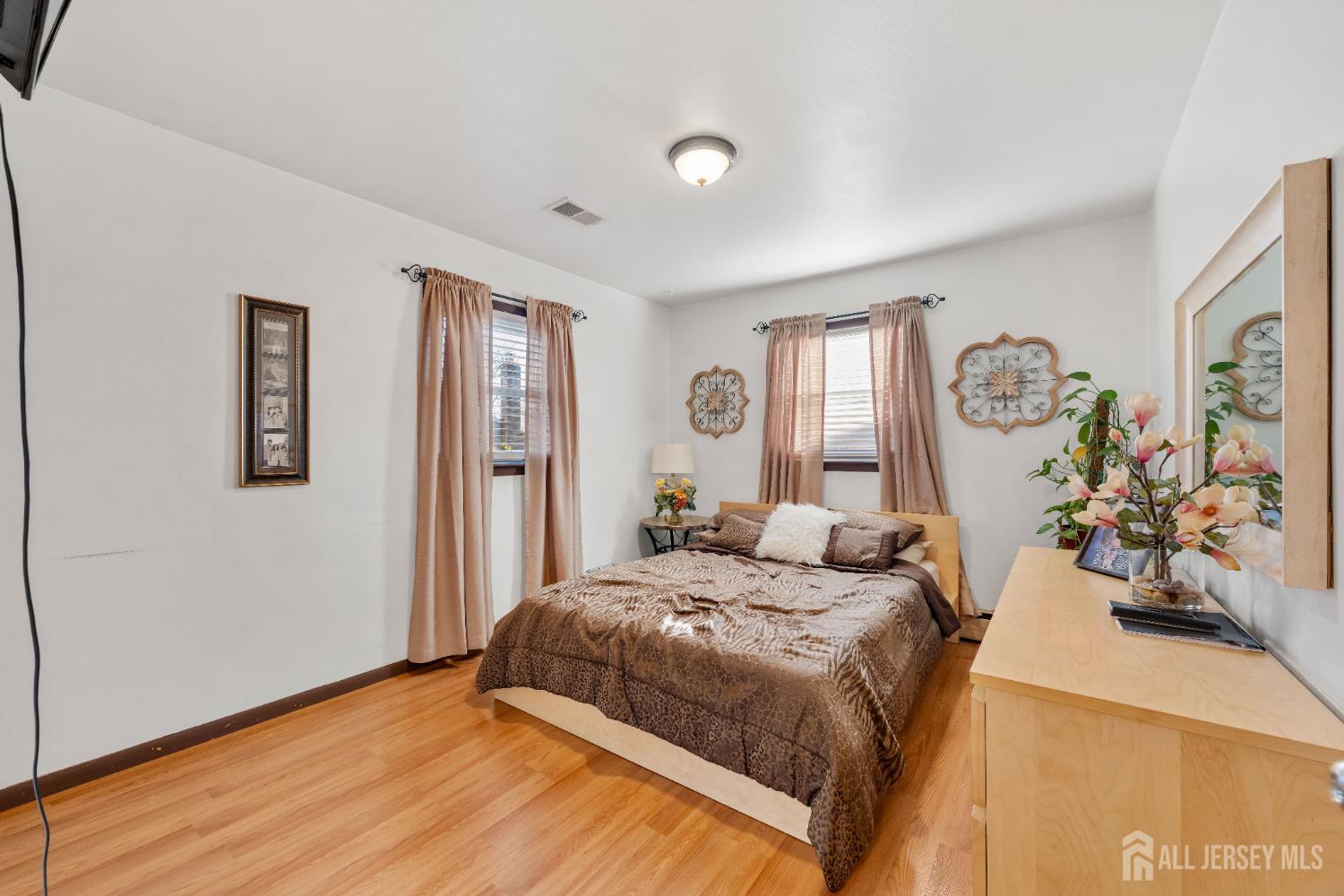 8 Johnson Street Carteret, NJ 07008 - Photo 20 of 50