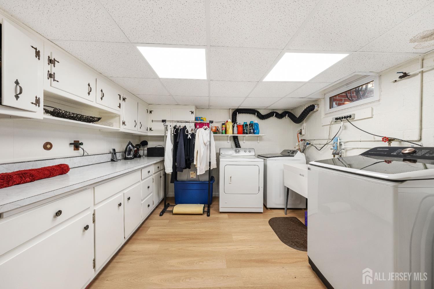 8 Johnson Street Carteret, NJ 07008 - Photo 38 of 50