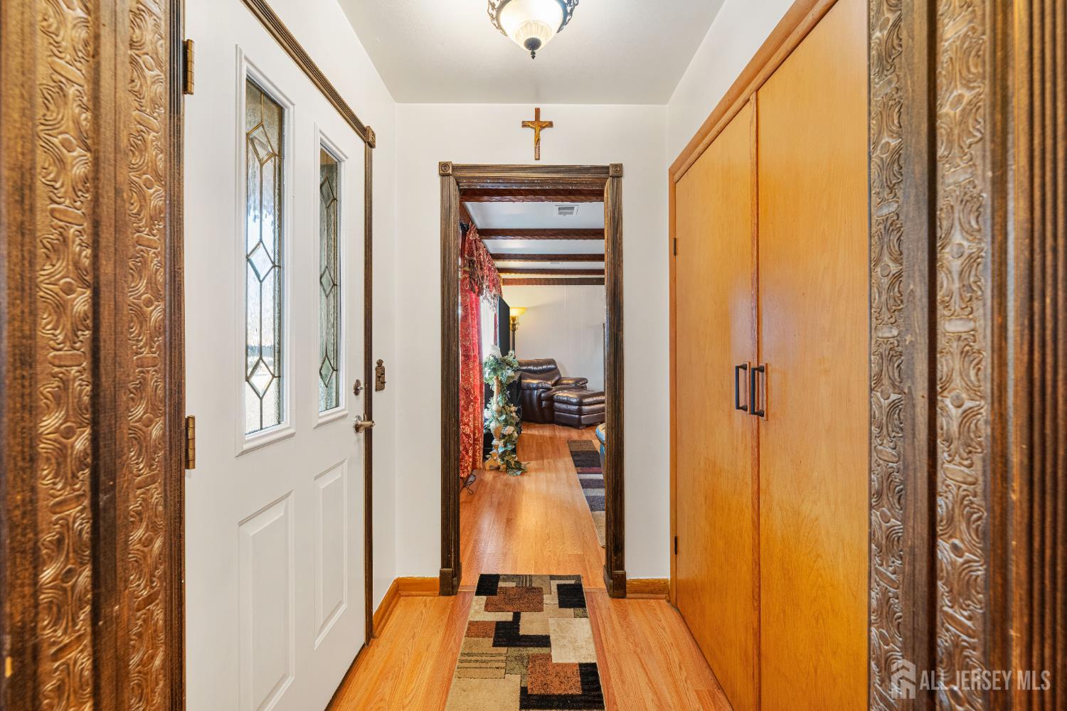 8 Johnson Street Carteret, NJ 07008 - Photo 4 of 50