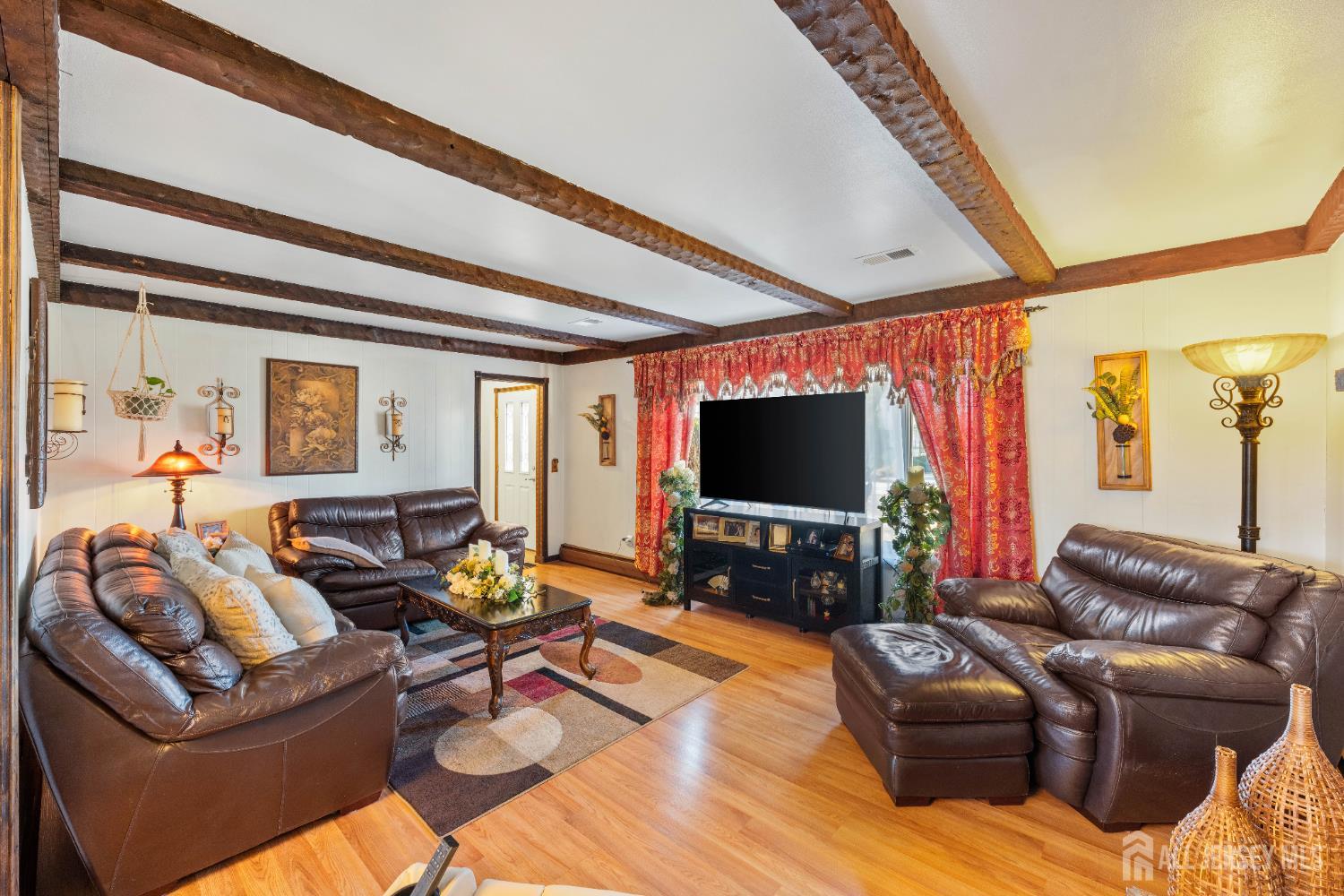 8 Johnson Street Carteret, NJ 07008 - Photo 6 of 50