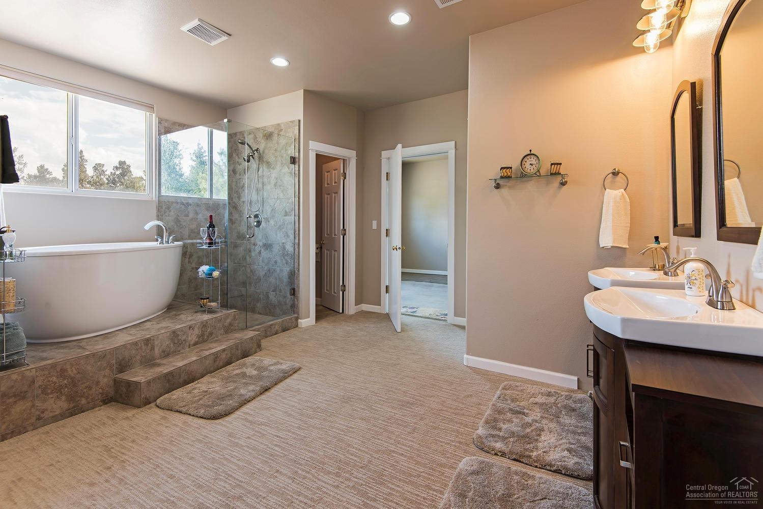 63311 Abbey Rd Bend Bend, OR 97701 - Photo 19 of 25 Gallery Image 19