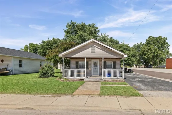 $35,000 | 707 North Delmar Avenue, Hartford, IL 62048