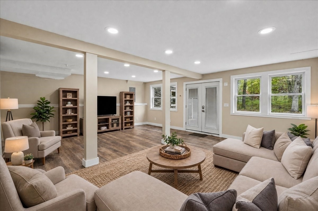 9 Robinhood Road Tyngsborough, MA 01879 - Photo 33 of 41
