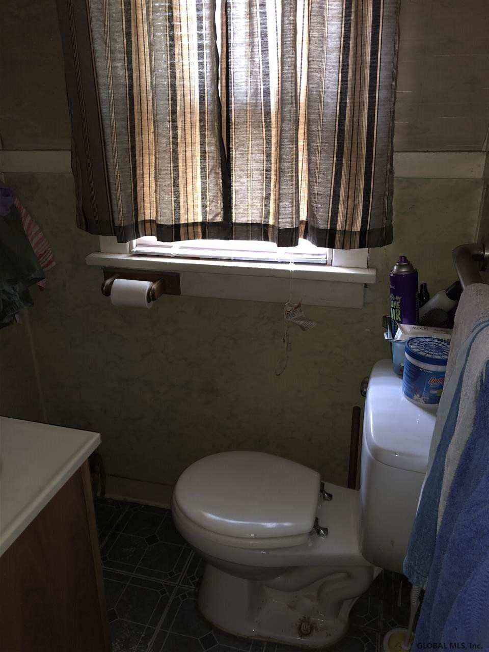 213 Clayton Road Schenectady, NY 12304 - Photo 24 of 34 Photo 24