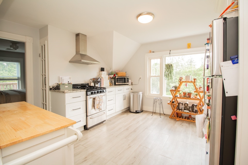 18 Steele Street Worcester, MA 01607 - Photo 21 of 41