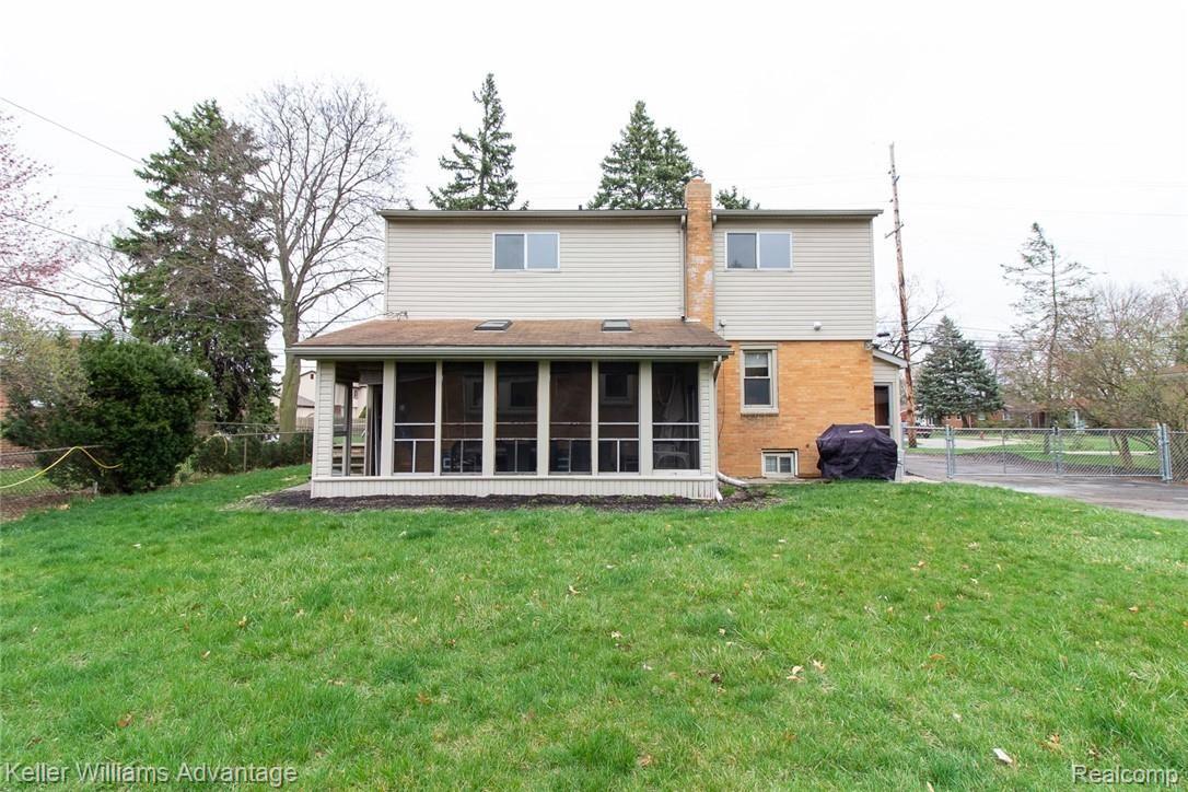 11079 Levan Road Livonia, MI 48150 - Photo 35 of 39 LevanRd_11079_Back_06.jpg