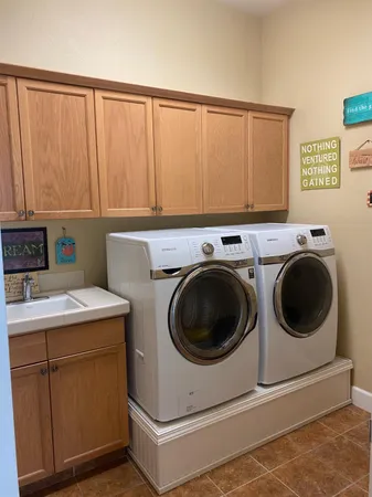 $669,999 | 7253 West Morris Avenue, Fresno, CA 93723